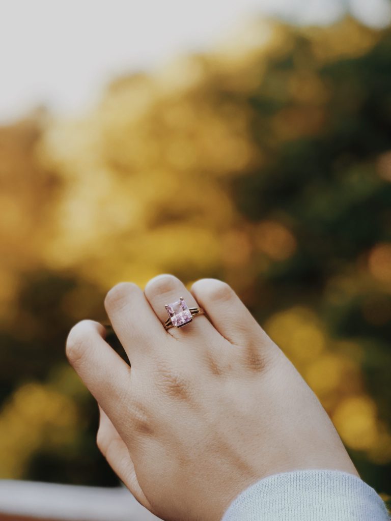 9 Trendy Engagement Ring Styles for 2024 Brides-to-Be